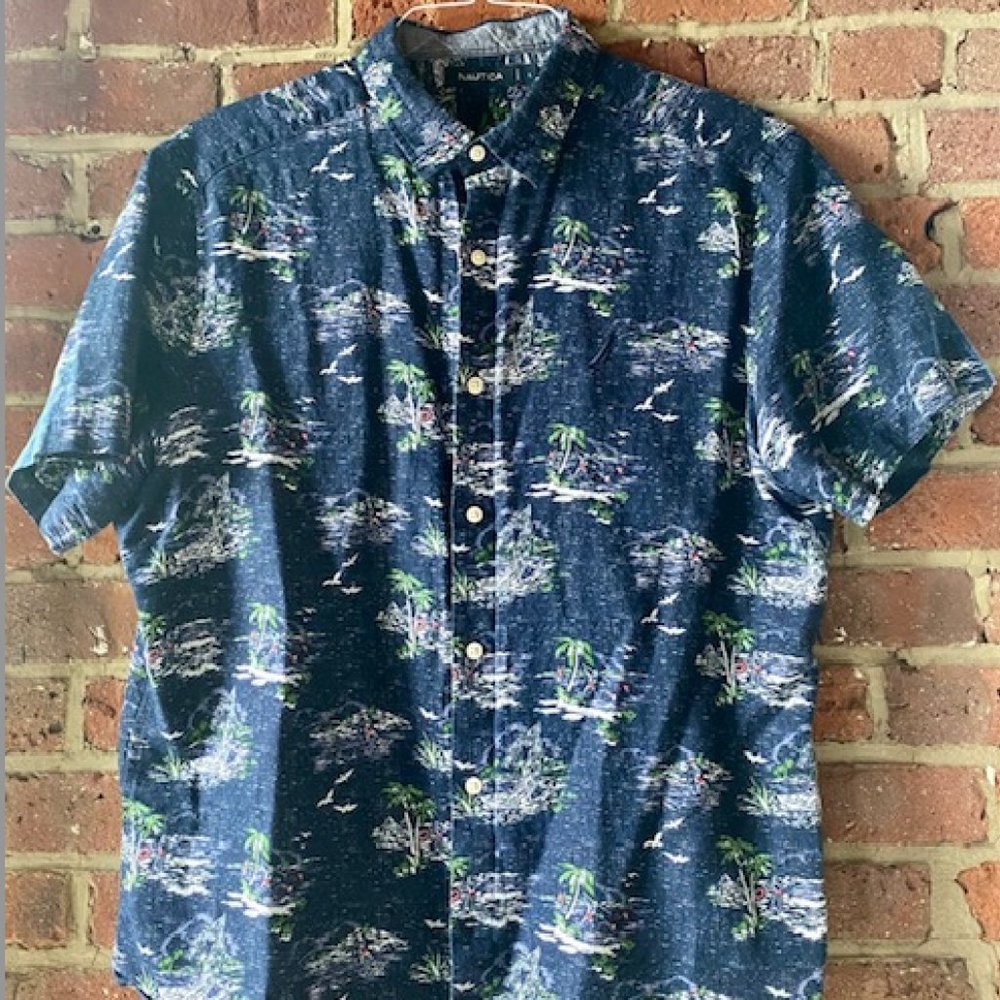 Nautica hawaiian shirt - size L - barely worn!